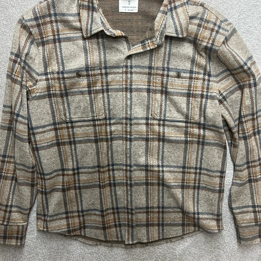 Mutual weave Plaid‎ Button-Up Shirt